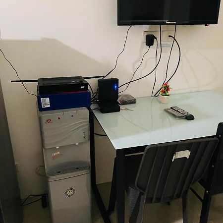 Shore Residence D7 Near Mall Of Asia & Airport マニラ市 エクステリア 写真